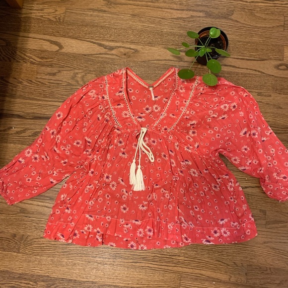 💗Free People Peasant blouse💗 - Picture 2 of 3